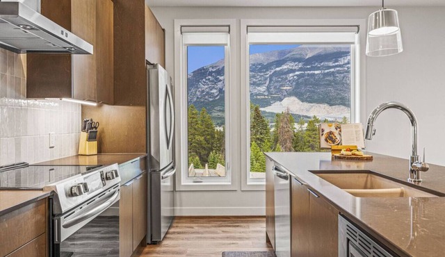 Eco-Friendly 3BR | Spectacular Views |Private Deck