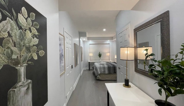 Elegant Winter Retreat Getaway In Oakville Whole Townhome