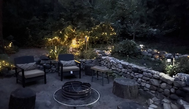 Enchanted Lakeview Garden, Killiney Beach, West Kelowna, BC, Pet Friendly