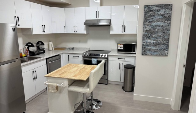 Enjoy “The Cozy villa 3.0” 2-bedroom building in fantastic Saskatoon with AC
