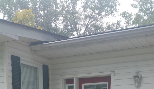 Enjoy Waterfront Cottage Life While Discovering Prince Edward Country