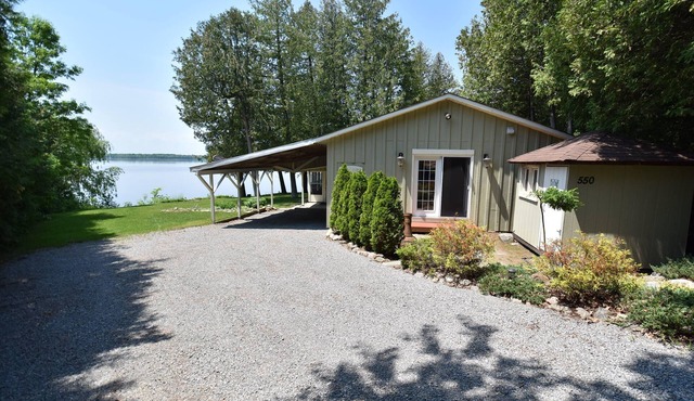 Epic Sunsets - Waterfront Cottage 4 Bedrooms, 2 Bathrooms