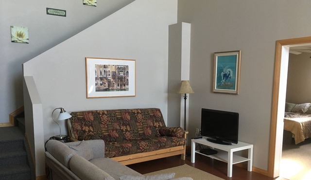 Equestrian competitors perfect accommodation! Minutes from Spruce Meadows!