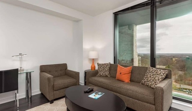 Equipped Kitchen& In-unit Washer/D | near IAD & Spring Hill