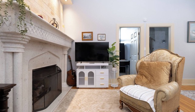 Exclusive 6-Bed Manor with Amazing Garden View