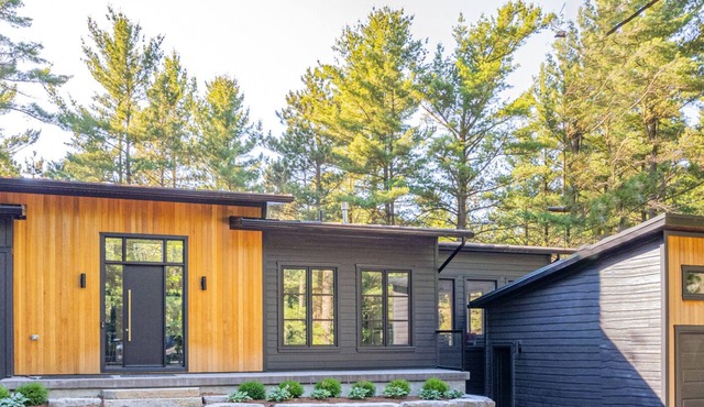 Executive 5 BED Luxury Beach House-BEACH O' PINES, Grand Bend