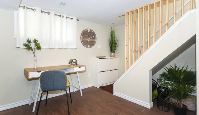 Executive Bsmt | 3 beds, 1 bath | Bsmt Apt | Sleeps 6