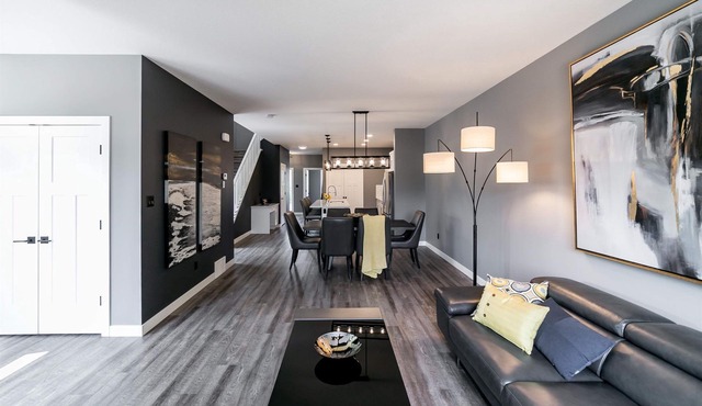 Executive Home close to WEM < down town