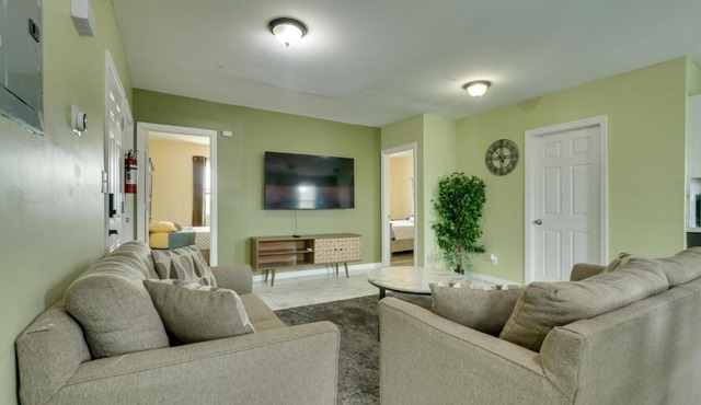 Explore NYC, Parks & Beaches! Top-Floor Apt