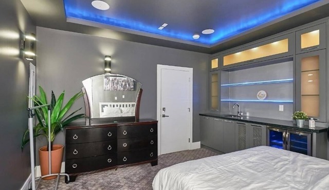 Family Friendly 3Bed Rooms Basement Suite, The Chateau -Modern & Luxurious