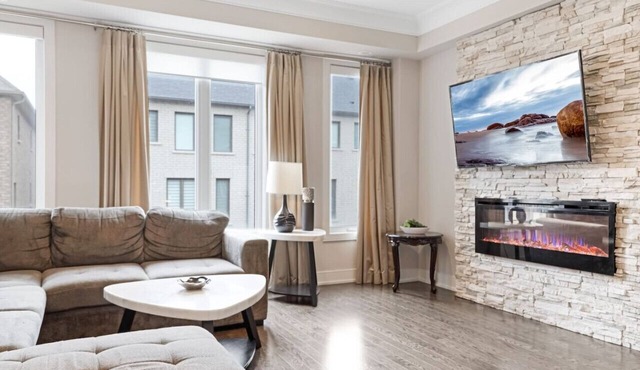 Family-Friendly 3BR Mississauga Home w/Parking