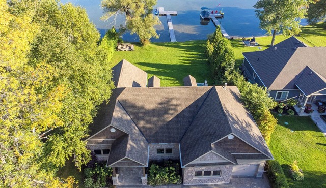 Family Friendly 4-bedroom Cottage in Washago with WiFi