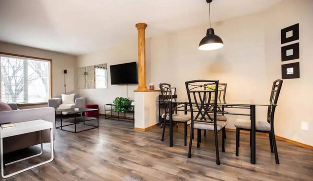 Family-Friendly Haven in Trendy South Osborne: 5-Star Comfort and Convenience!
