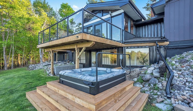Family Friendly Nature Stay with Private Pond & Hot Tub