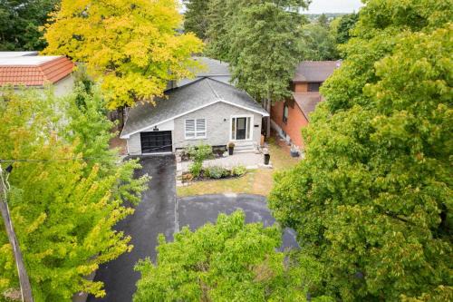 Family Home Near Toronto, Game Room, Backyard, Parking, Self-Checkin