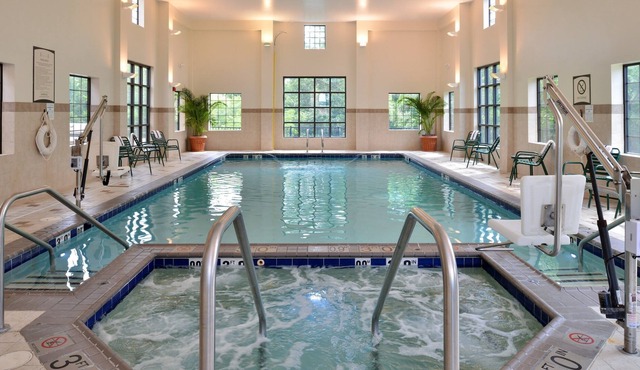 Free Breakfast. Indoor Pool & Hot Tub. Close to the Virginia Beach business district!