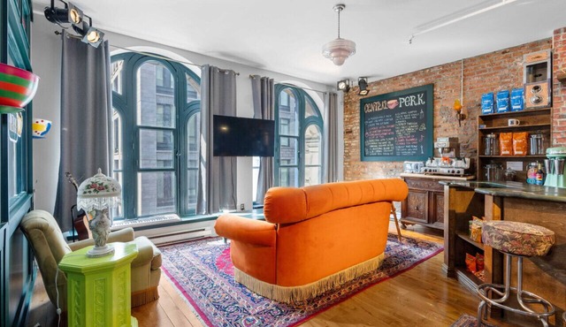 Friends-Themed Loft | Old Montréal
