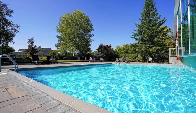 Fully Renovated At the Victoria-Carriage Hills