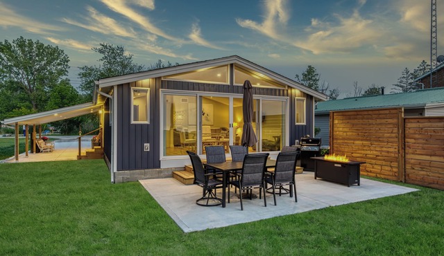 Fully renovated lakefront cottage on lake St. Clair in Lighthouse Cove, ON