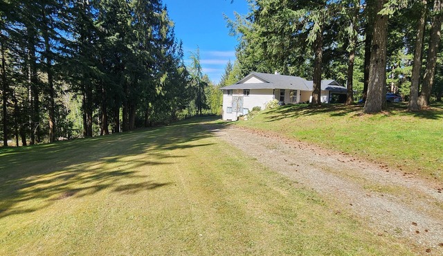Garden level basement suite close to Shawnigan Lake B.C.