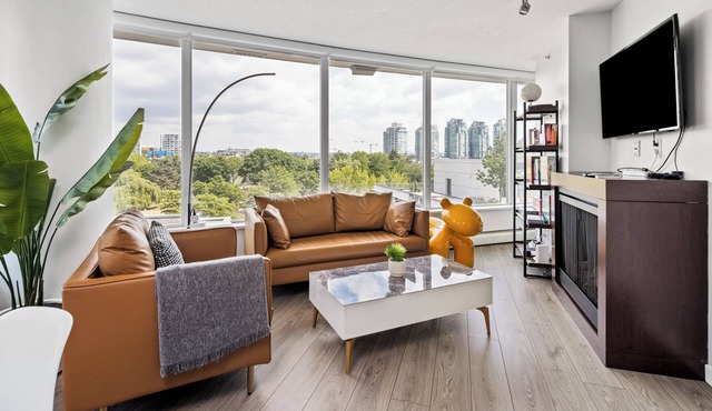 GardenView Modern Condo +Parking +Gym +Pool