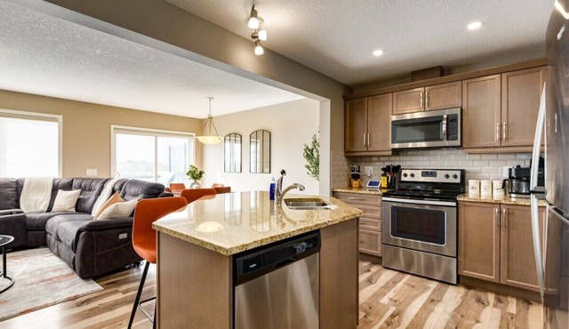 "Ginger" 3 bed Family Airdrie Home