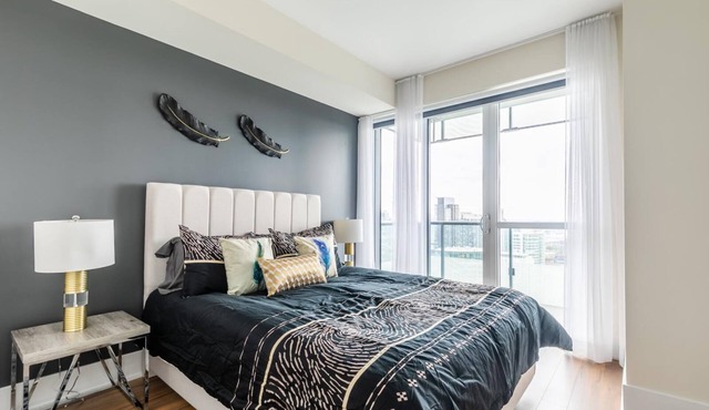 GLOBALSTAY. Executive 2BR 2BA Condo in DT. Gym, Pool, Hot Tub