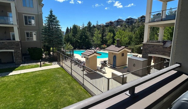 Golf Course Family Suite: Pool & Hot Tub - 1422