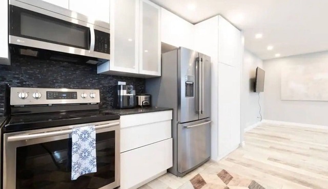 Gorgeous 6 Bedroom Home in North York