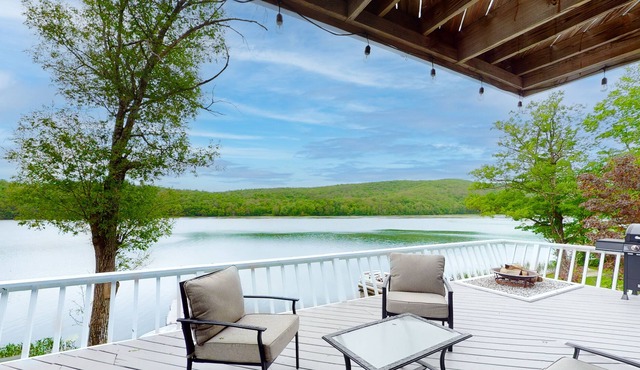 Gorgeous lakefront gem with private dock, deck, firepit, grill, fireplace & WiFi