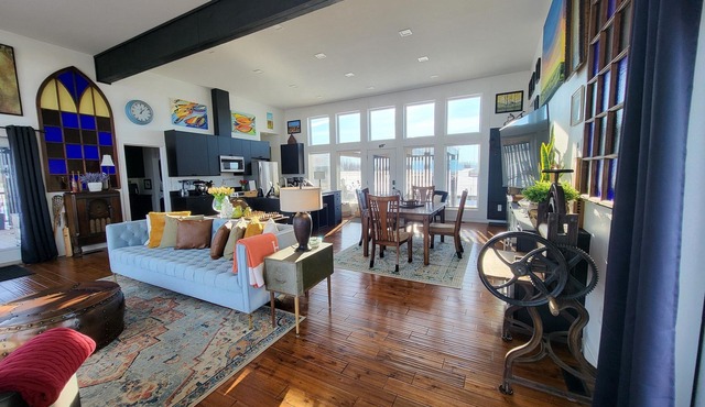 Gorgeous Private Vacation Home -Pool, Hot Tub, Sauna and View, Disc Golf Course