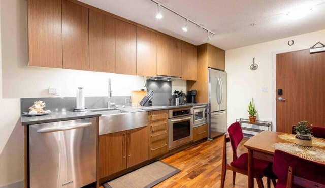Gorgeous & Relaxing ~ 5*Location ~ Workspace ~ Gym