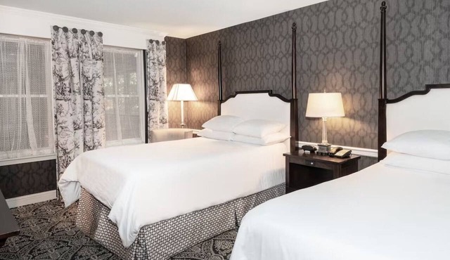Governor Calvert 2 Double Beds | Historic Inns | Near Naval Academy