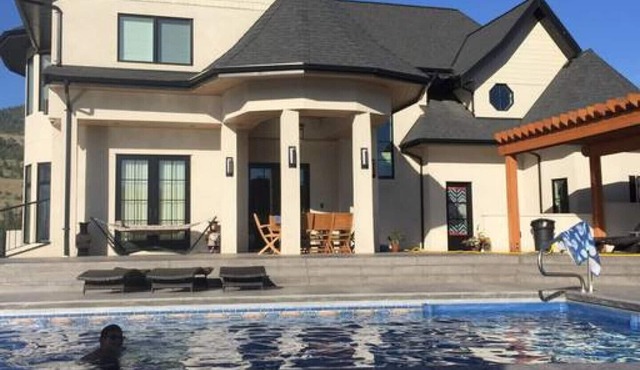 Grand Vineyard Estate Home Exceptional Place Best Location in Penticton