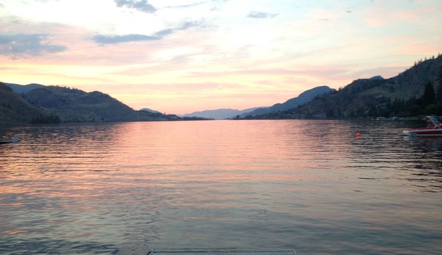 Ground floor Luxury Condo on Skaha Lake with POOL (Penticton)