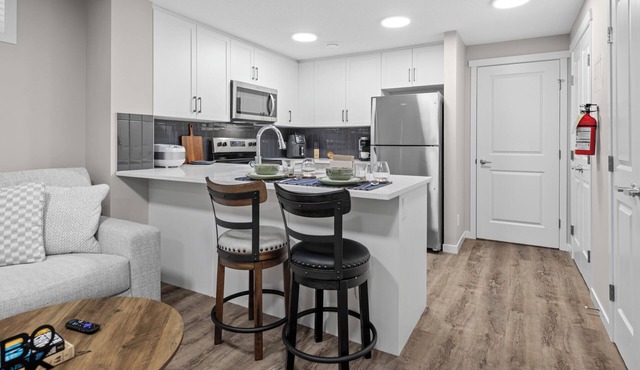 Guest Suite in the SE| Near South Health Campus/Seton YMCA , Shopping &Amenities