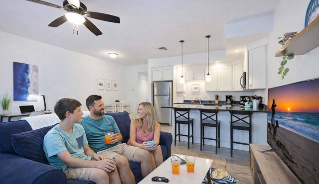 Hampton Beach Hideaway | 1 Block to Beach |Parking