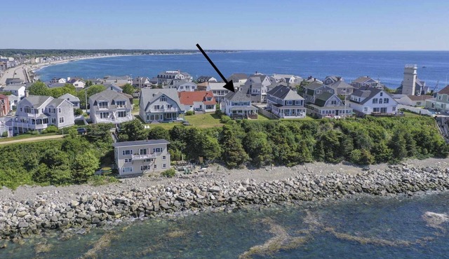 HAMPTON BEACH OCEANFRONT HOME SITUATED ON GREAT BOARS HEAD