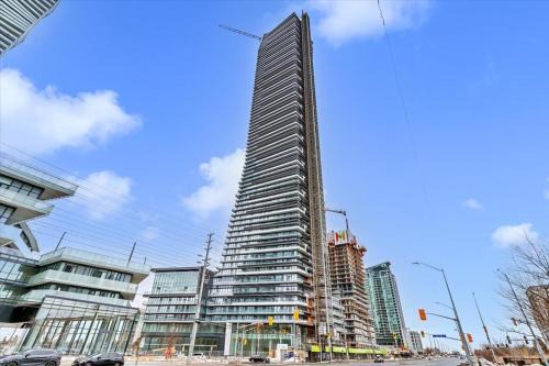 Happy residence at the heart of Mississauga Monthly Rental