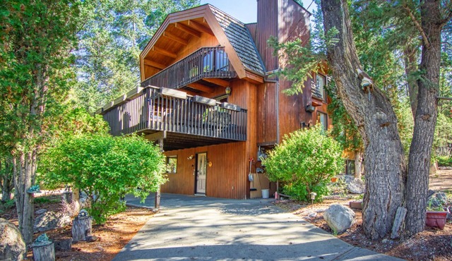 Hebron Cabin | 4BR | Hot Tub | Pet Friendly
