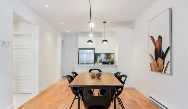 Hi, Stylish Apartment in Little Italy