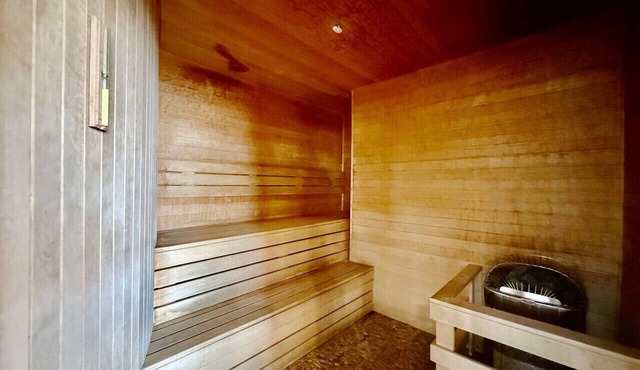 Hideaway 2BR Condo Pool & Heated Pool