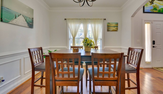 High Point Vacation Rental w/Private Deck!