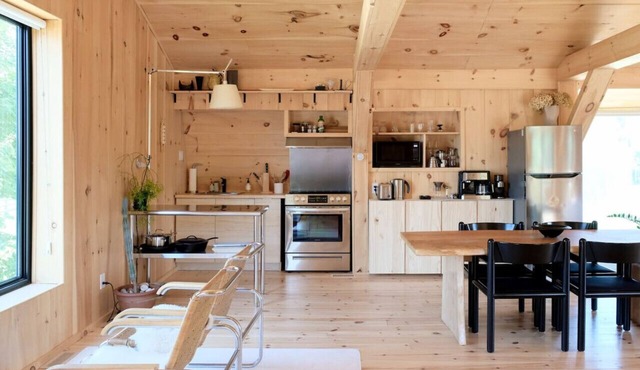 Hilltop Haven Retreat | Carriage House w/2 units