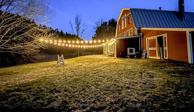 Historical countryside home with Peloton & amazing views - dog-friendly