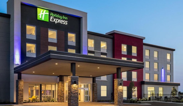 Holiday Inn Express - Strathroy by IHG