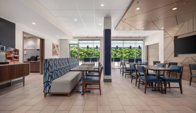 Holiday Inn Express & Suites Courtenay - Comox by IHG