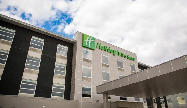 Holiday Inn Hotel & Suites Calgary South - Conference Ctr by IHG