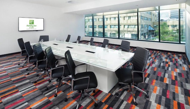 Holiday Inn Hotel & Suites - Montreal Centre-ville Ouest by IHG