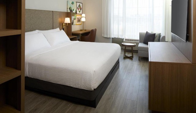 Holiday Inn & Suites Montreal Airport by IHG